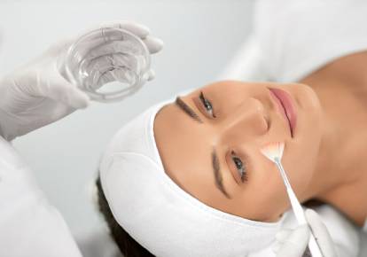 Everything You Need to Know About Chemical Peels - Treatments, Procedure, Types , and  Benefits.